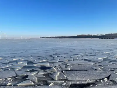 an ice field with chunks of ice on it at Holiday in Spakenburg t Afferhuus in Spakenburg