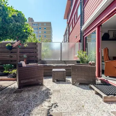 Apartment Garden & Bed