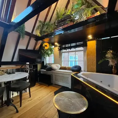 The smallest hotel in Amsterdam