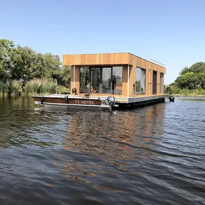 Surla houseboat 