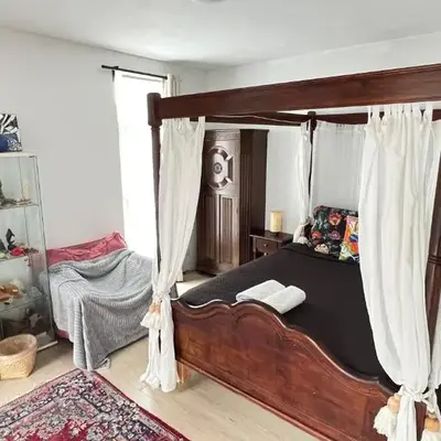 Two nice rooms in residential area with private bathroom