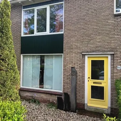 complete woning met zonnige achtertuin
