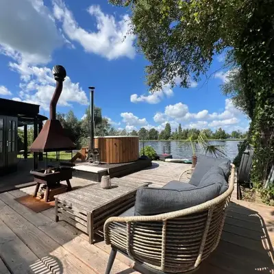 New- The Cabana- With Sauna and Hot Tub