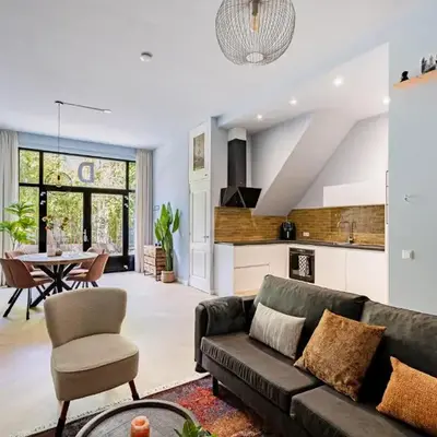 Stylish apartment next to the Amstel river- Unit D