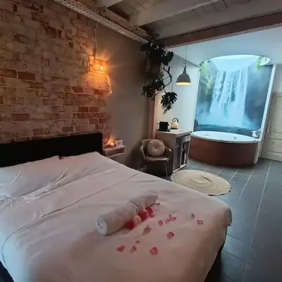 Waterval Wellness-suite met Sauna!