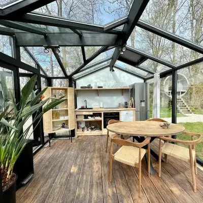 Twee heerlijke Boomhutten in de natuur