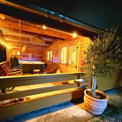 Mediterranean style chalet with jacuzzi and garden near Amsterdam