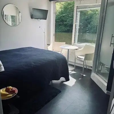 Peaceful room on a houseboat in the city centre