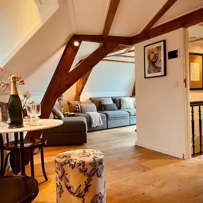 Cosy Penthouse with Rooftop Canalhouse-Majestic