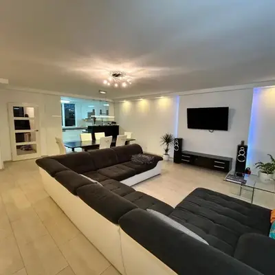 Deluxe Estate