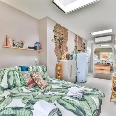 Pats garden room with mini cinema