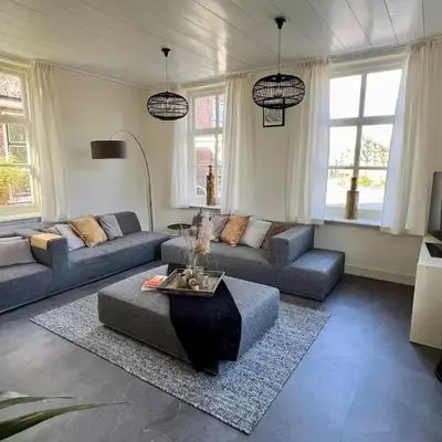 Rhynhoven Lodge