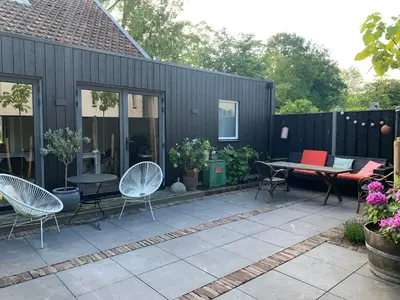 Gallery image of Poortwachterswoning tegen duingebied aan in dorp in Driehuis
