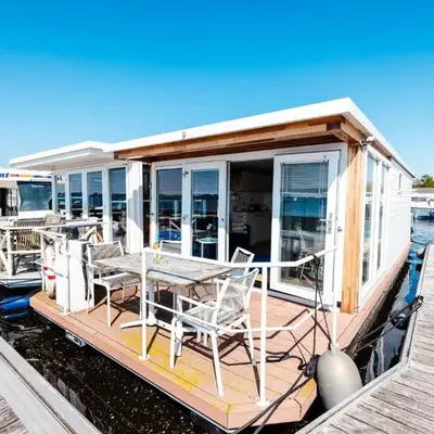 Floating Holiday Home - 15 mins to AMS
