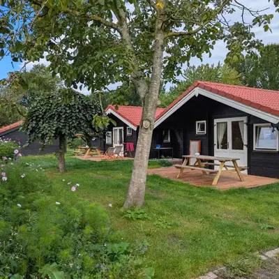 The Bee - Trekkershuts & Apartment