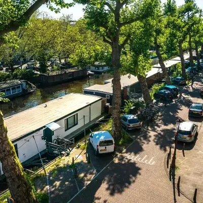 Amsterdam-Houseboat-Amstel