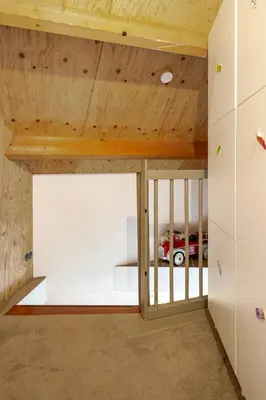 a room with a sliding glass door in a house at La Casa Goudacito in Gouda