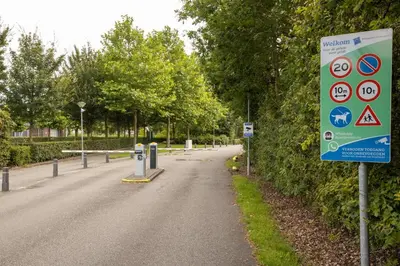 a street sign on the side of a road at Ruime vakantievilla in Zeewolde in Zeewolde