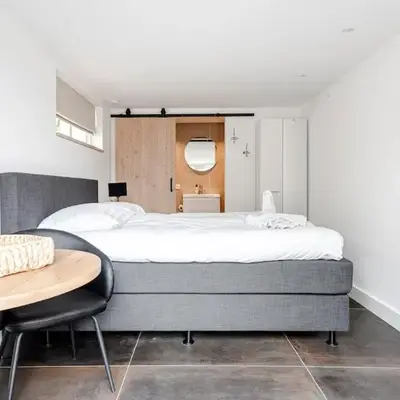 Fazantisch Studio for 2 with private parking
