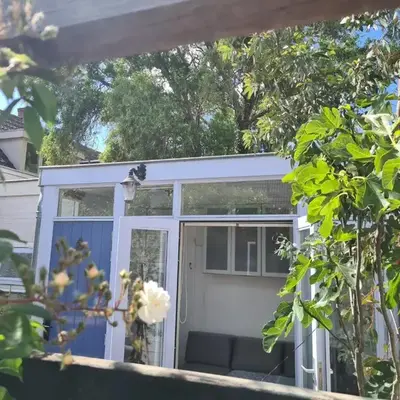 Tiny Garden Room - in city center