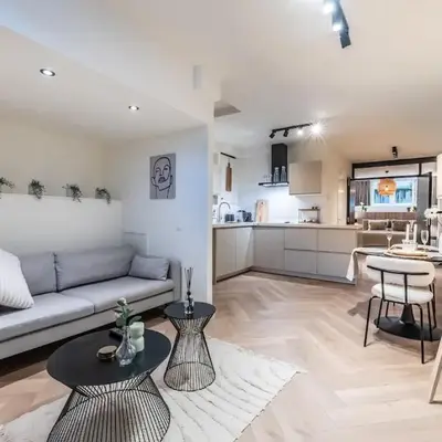 Central Luxury Apartment