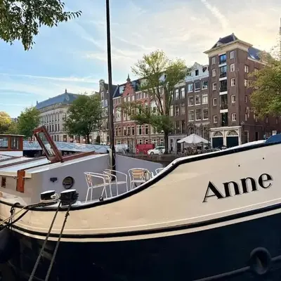 Canal Suite on Houseboat