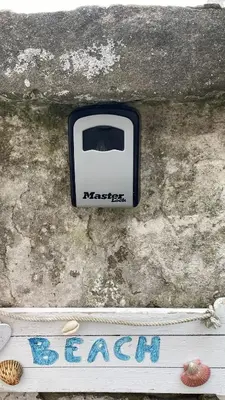 a toaster sitting on top of a stone wall at Have e nice stay! - Juul 18, free parking in Noordwijk