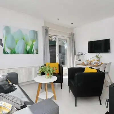 Holiday Home Zonneschijn by Interhome