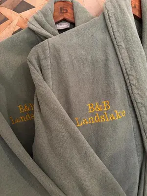 a close up of a sweatshirt with the words bbb laminate on at B&B Landslake II in Landsmeer