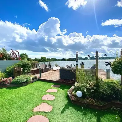 Holiday Home direkt am See by Interhome