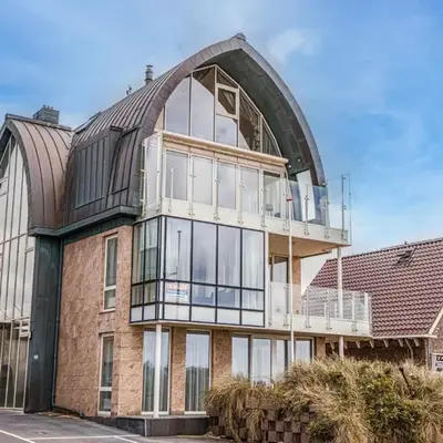 Holiday Home De Zeeparel by Interhome