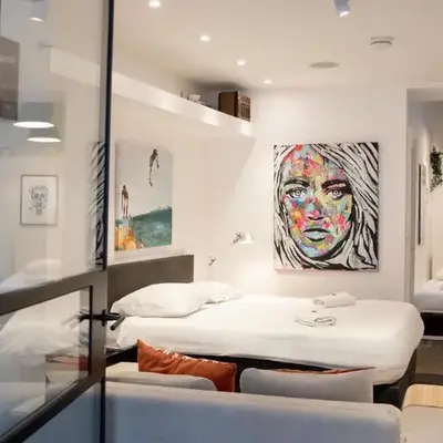 Spui apartment in center