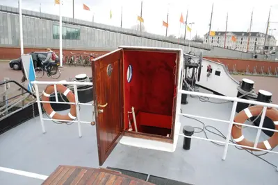 a door on the side of a boat at Hotelboot Zwaan in Amsterdam