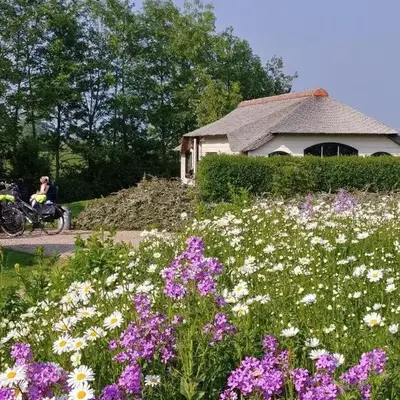 Mariahoeve-Logies #Veenhuisje