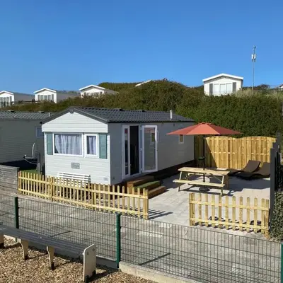 Luxe Chalet op camping Duindoorn