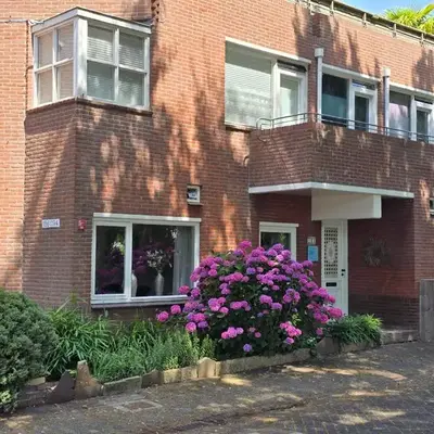 House close to beach and city