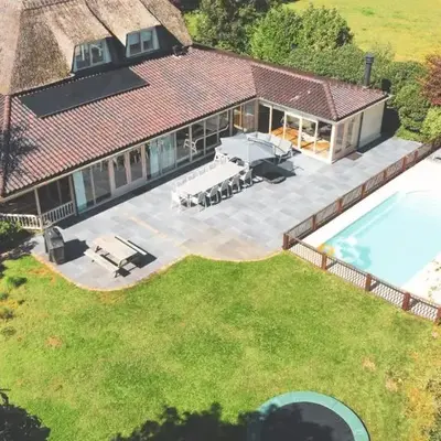 13P 5B Beautiful villa with heated Pool and Jacuzzi