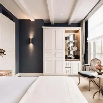 Hotel 717