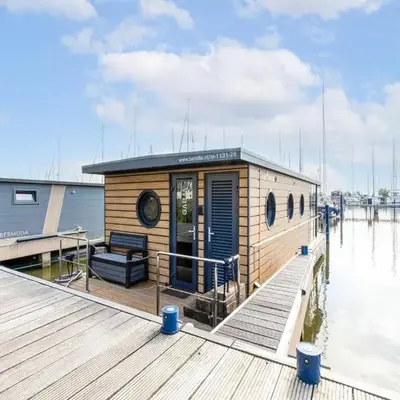 Houseboat in Volendam Marina