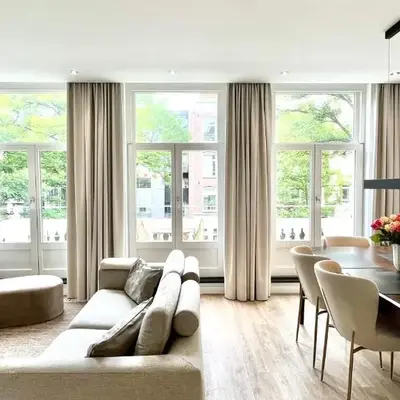 New stylish 1 bedroom apt w/ 2 balconies in Centrum
