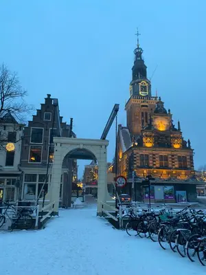 a group of bikes parked in front of a building at Queen Suite Centre Alkmaar in Alkmaar